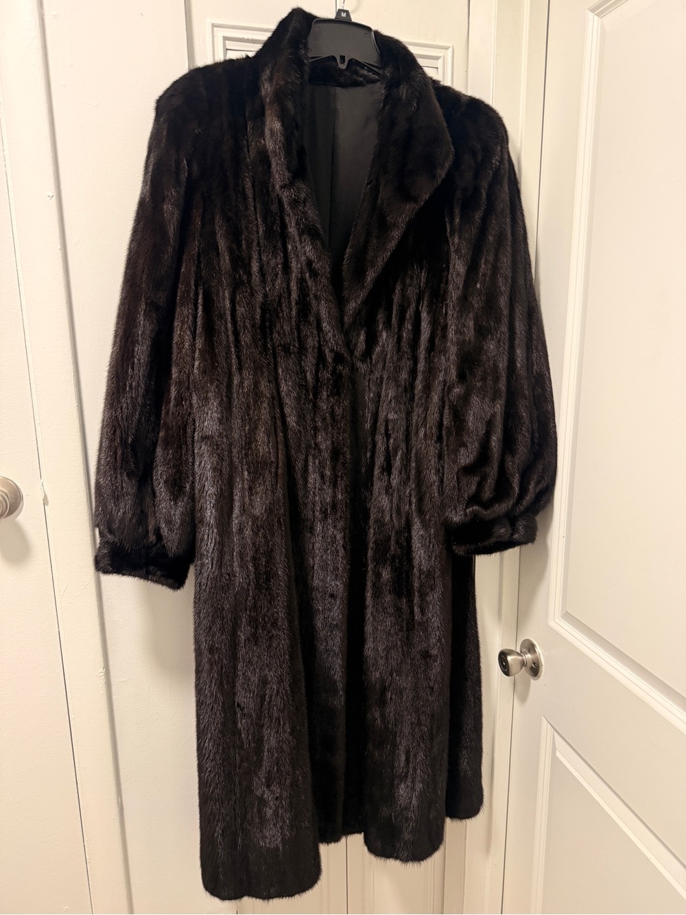 Luxurious Dark Brown Long Fur Coat - Brand Unlisted